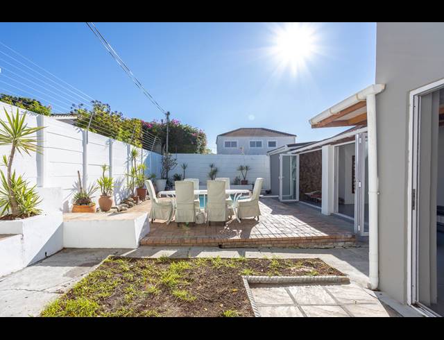 3 BEDROOM FREEHOLD SOLD IN WYNBERG UPPER